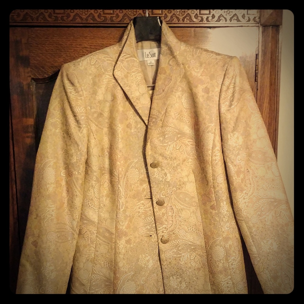 As 6 Brocade Le Suit jacket and pencil skirt